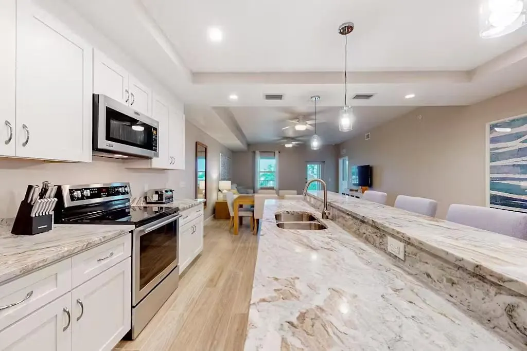 Gulf Access With Boat Slip, Heated Saltwater Pool, Dog-friendly - Bacino Vista #201 - Roelens Cape Coral