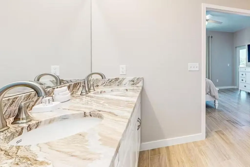 Gulf Access With Boat Slip, Heated Saltwater Pool, Dog-friendly - Bacino Vista #201 - Roelens