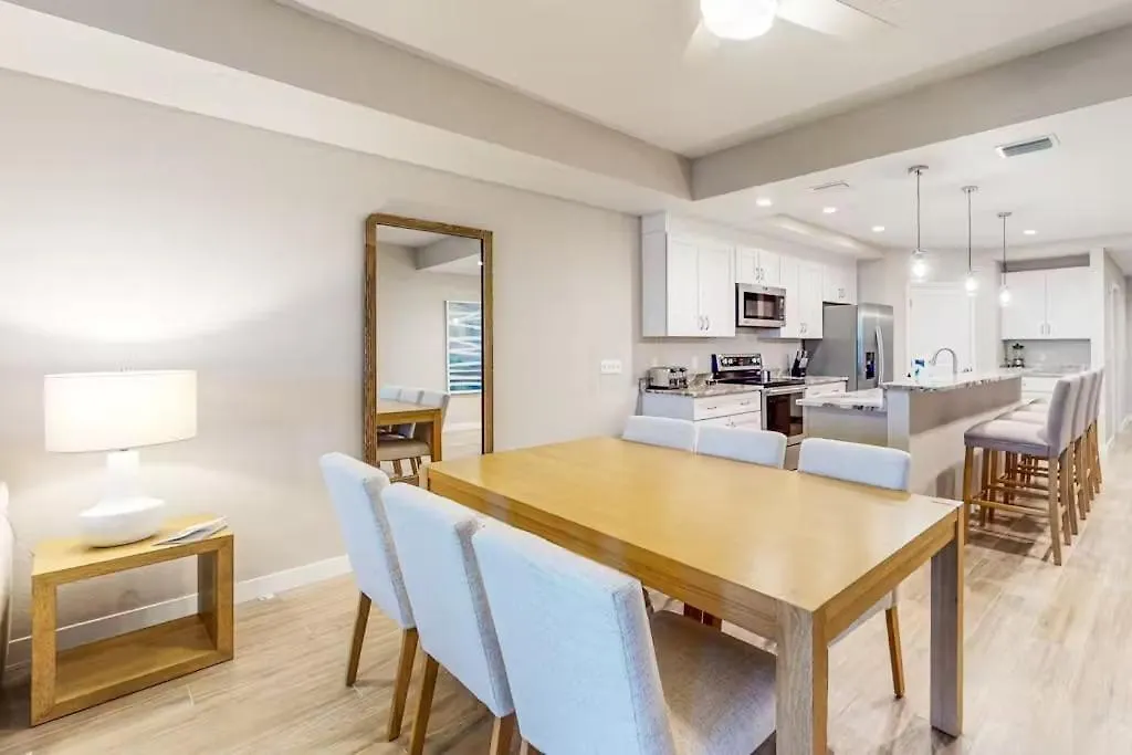 Gulf Access With Boat Slip, Heated Saltwater Pool, Dog-friendly - Bacino Vista #201 - Roelens Holiday home