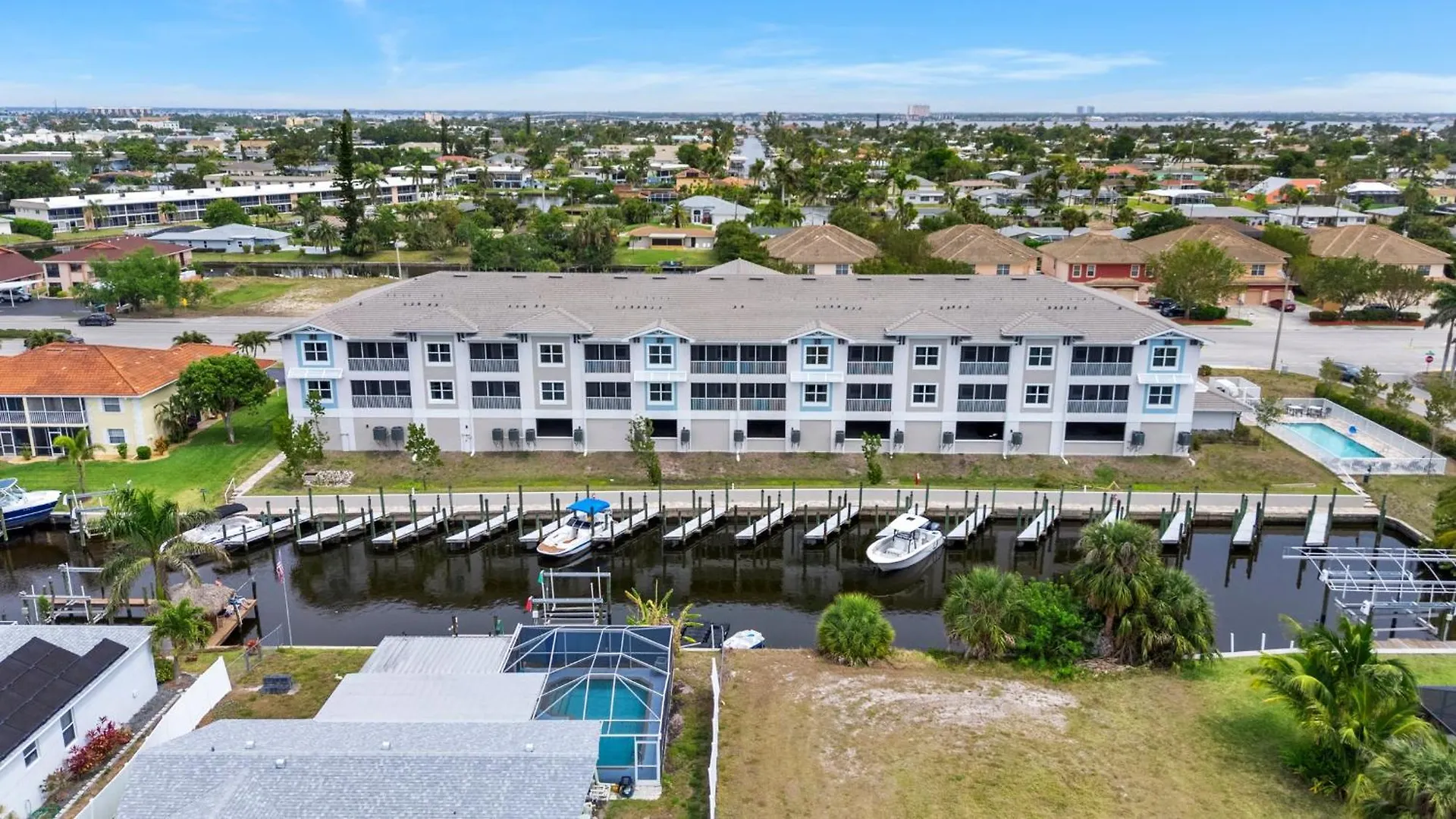 Gulf Access With Boat Slip, Heated Saltwater Pool - Bacino Vistas 207 & 208 - Roelens *