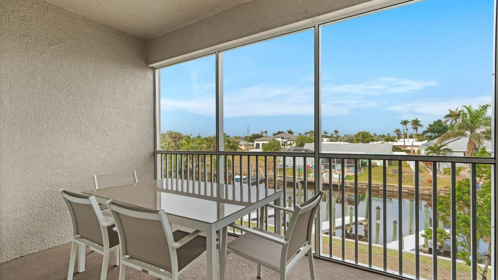 Gulf Access With Boat Slip, Heated Saltwater Pool - Bacino Vistas 207 & 208 - Roelens Holiday home Cape Coral