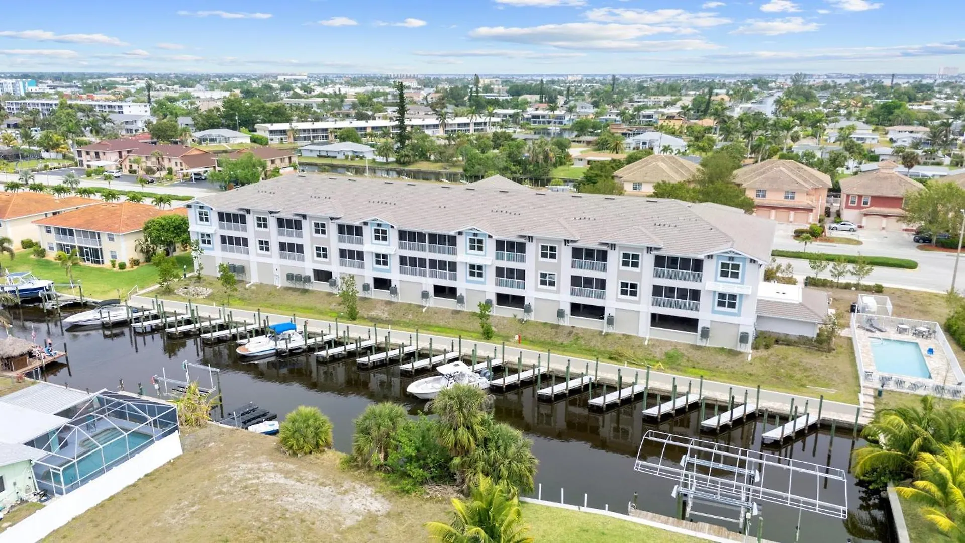 Gulf Access With Boat Slip, Heated Saltwater Pool - Bacino Vistas 205 & 208 - Roelens Holiday home