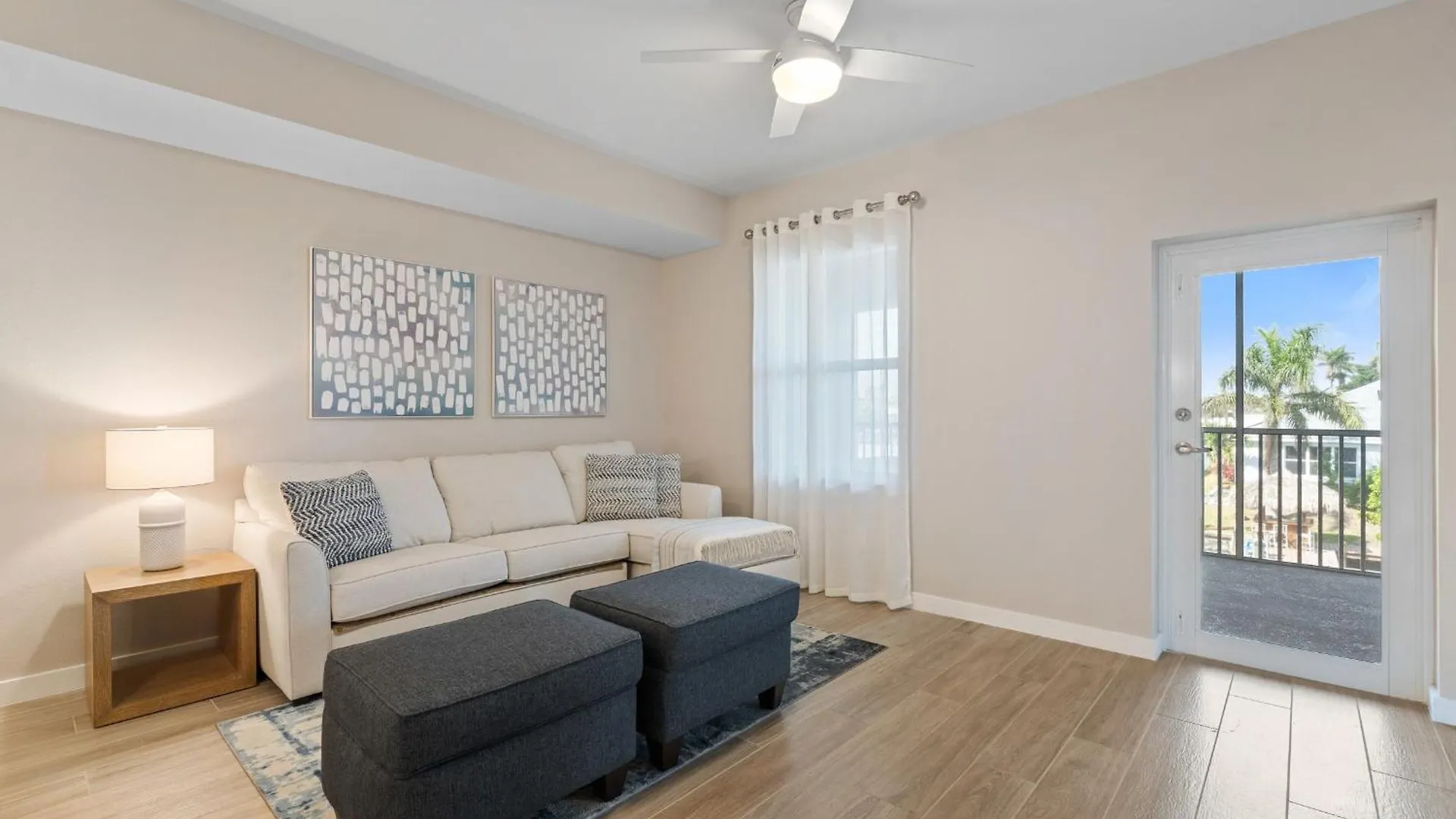 Gulf Access With Boat Slip, Heated Saltwater Pool - Bacino Vistas 205 & 208 - Roelens Cape Coral