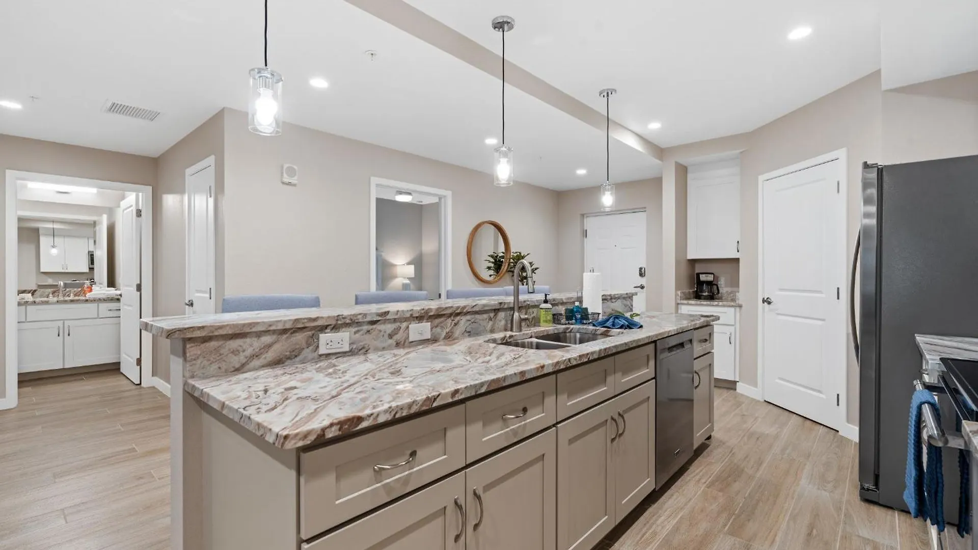 Gulf Access With Boat Slip, Heated Saltwater Pool - Bacino Vistas 205 & 208 - Roelens