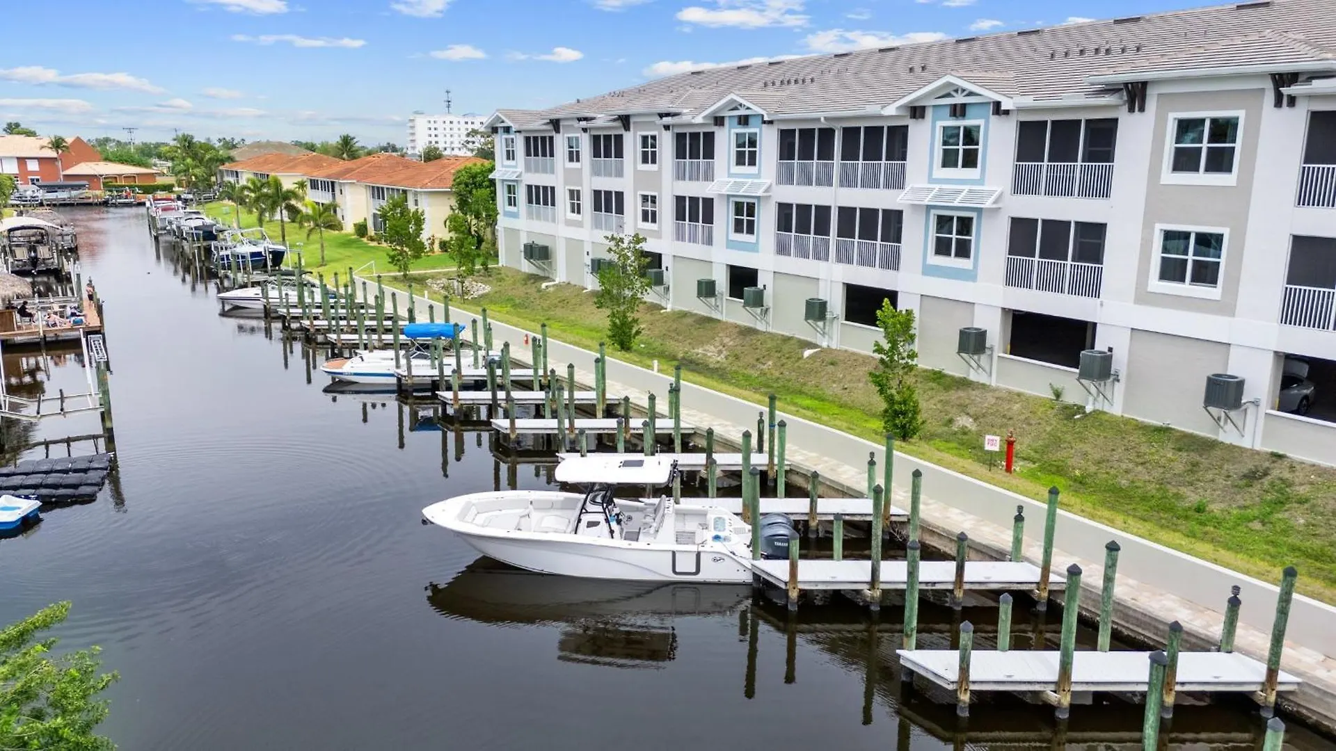 Holiday home Gulf Access With Boat Slip, Heated Saltwater Pool - Bacino Vistas 205 & 208 - Roelens Cape Coral