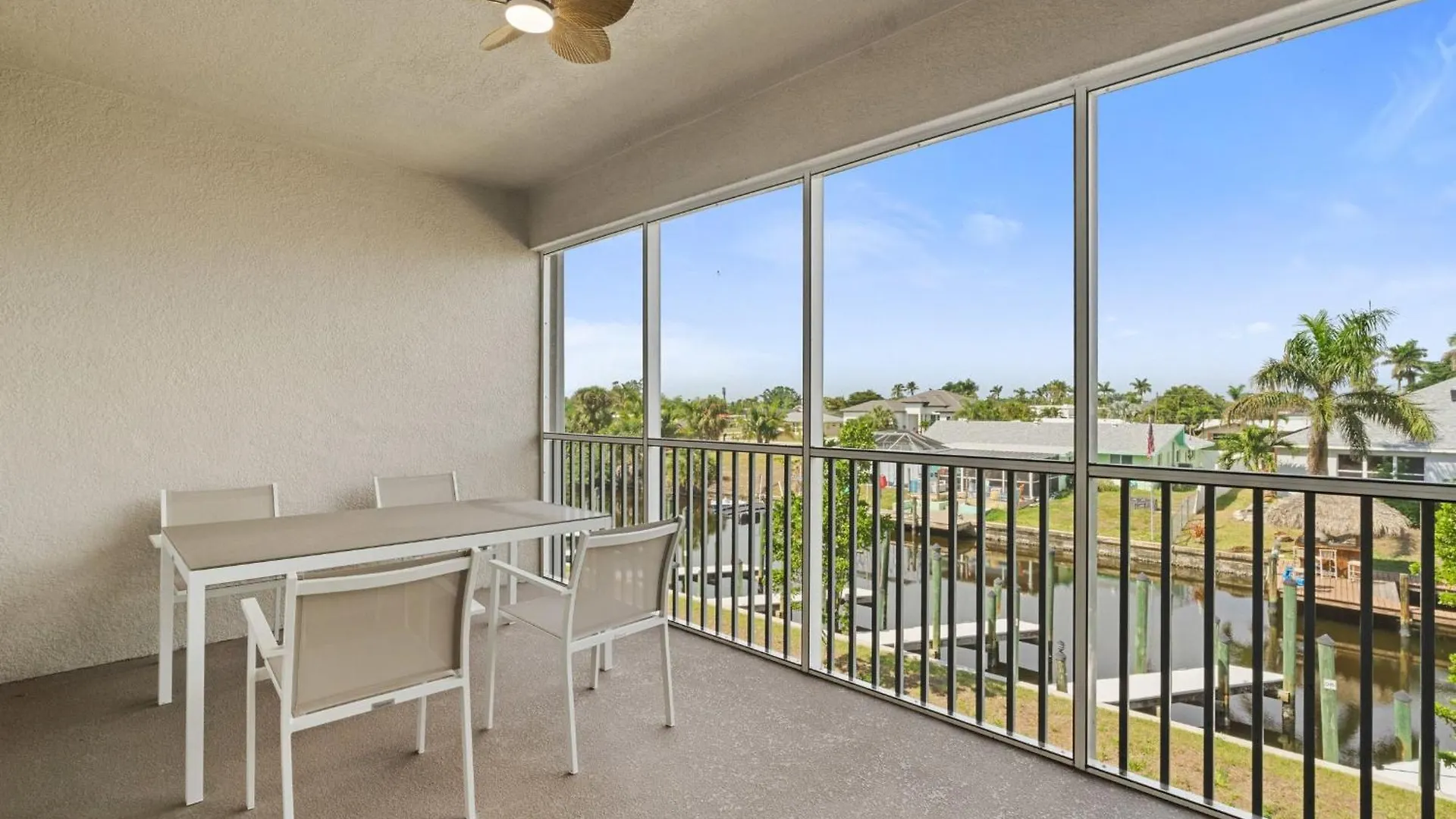 Gulf Access With Boat Slip, Heated Saltwater Pool - Bacino Vistas 205 & 208 - Roelens Holiday home *