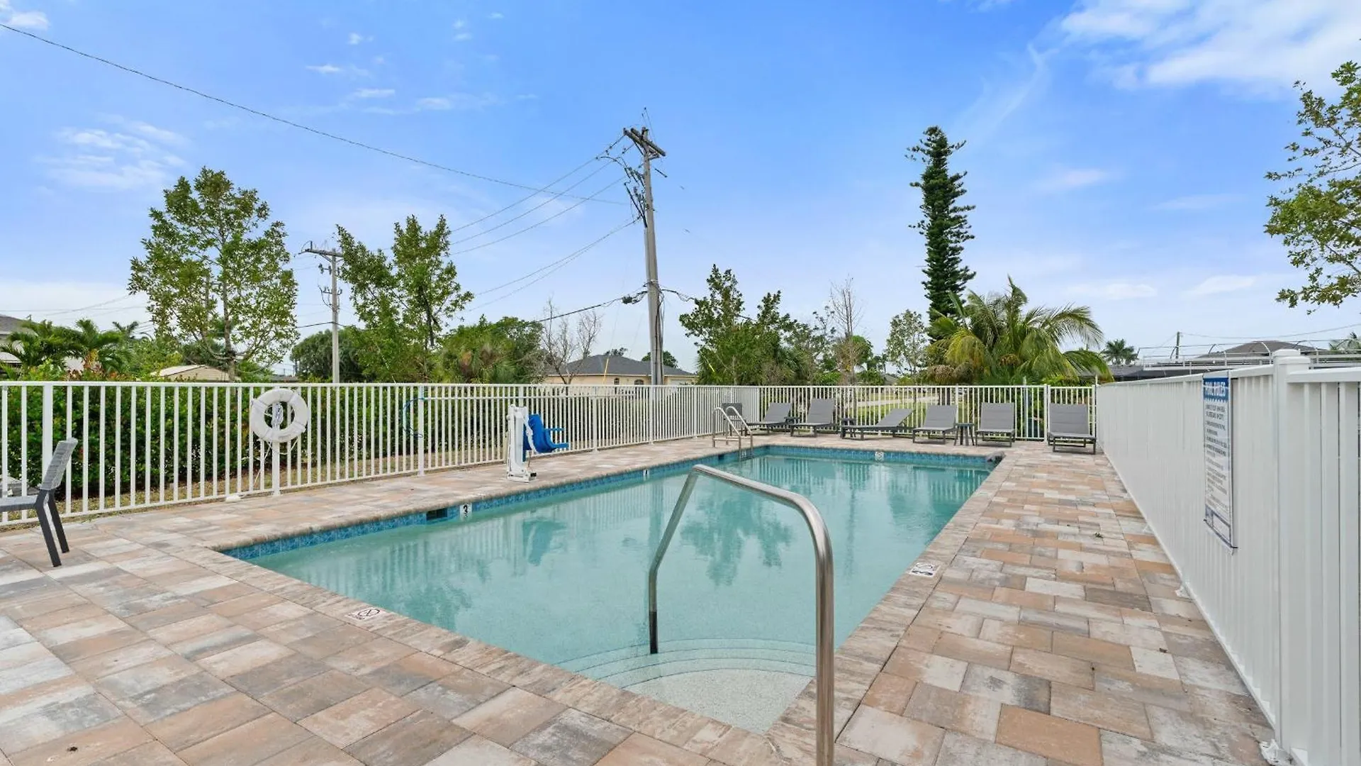 Gulf Access With Boat Slip, Heated Saltwater Pool - Bacino Vistas 205 & 208 - Roelens *