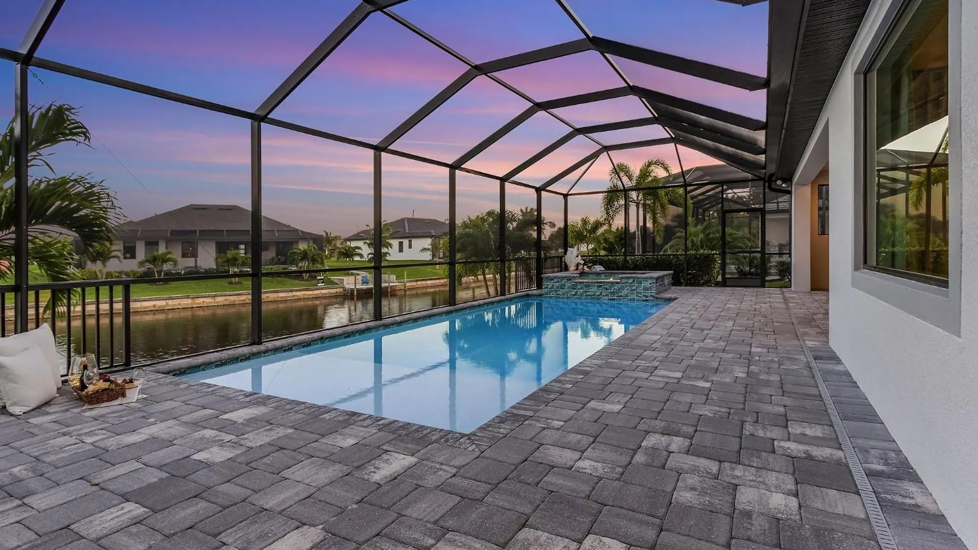 Gulf Access, Pool With Spa, Grill & Lanai - Ladyfish Landing - Roelens Vacations *