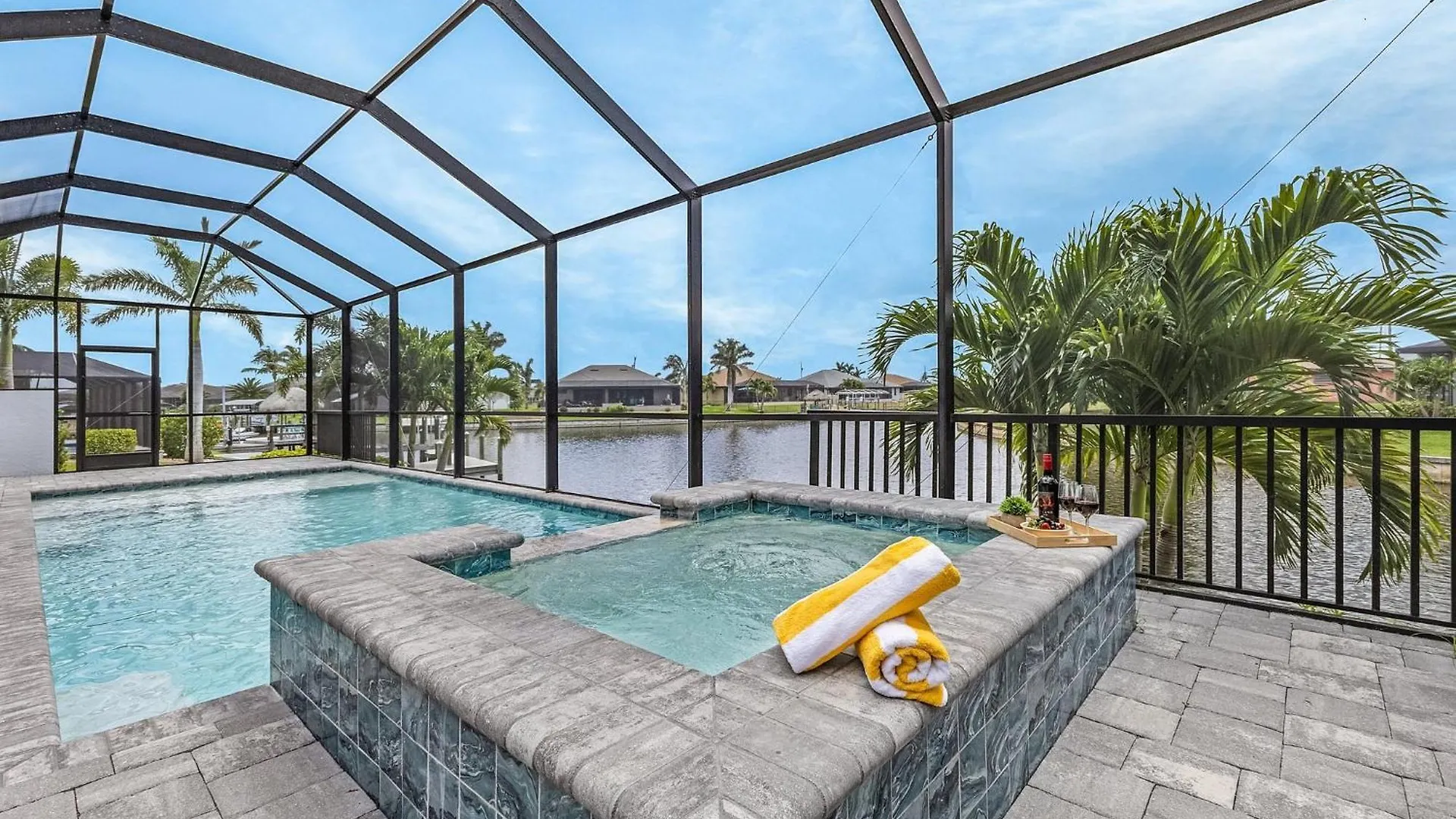 Gulf Access, Pool With Spa, Grill & Lanai - Ladyfish Landing - Roelens Vacations Holiday home Cape Coral
