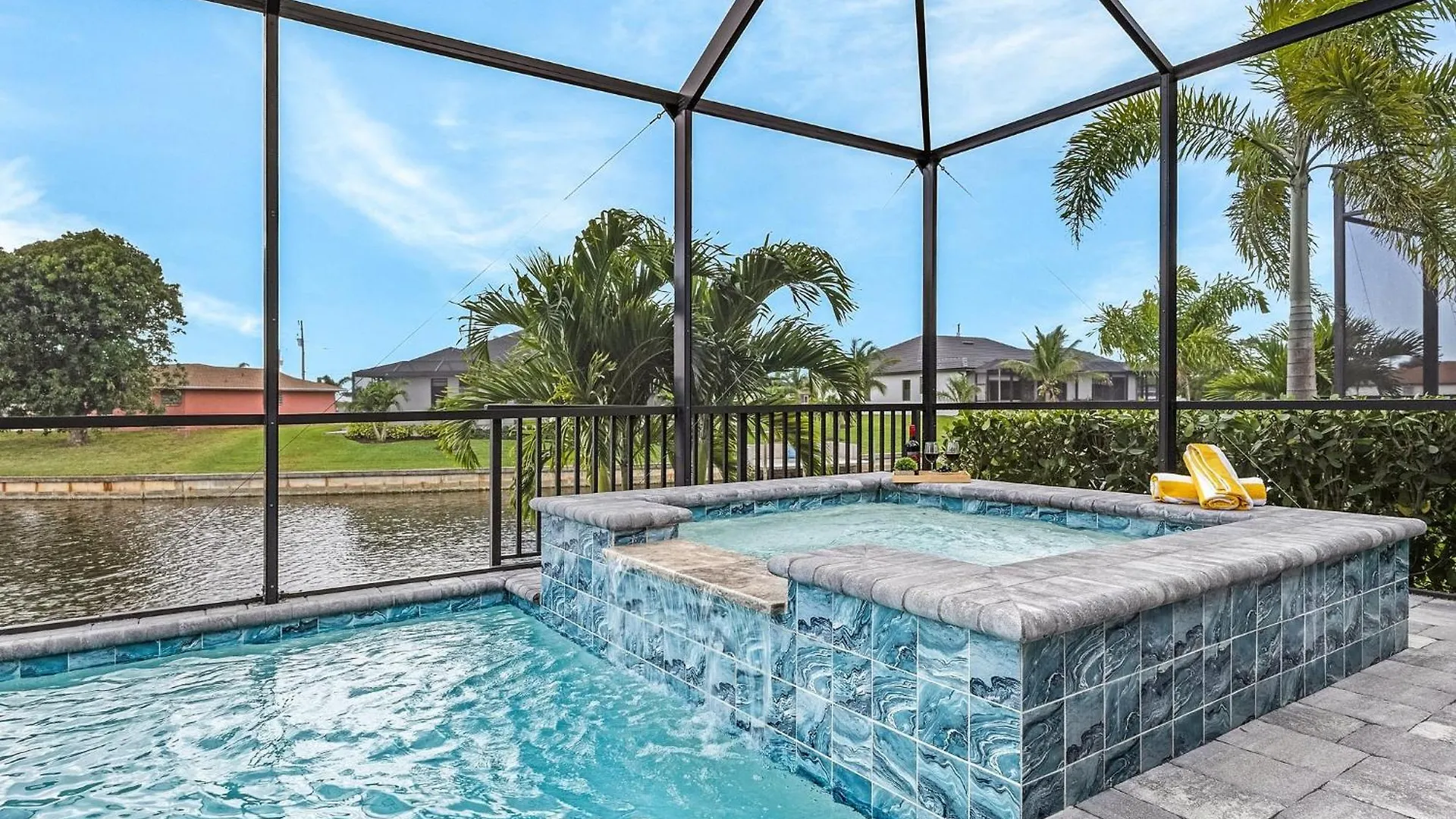 Gulf Access, Pool With Spa, Grill & Lanai - Ladyfish Landing - Roelens Vacations Holiday home Cape Coral