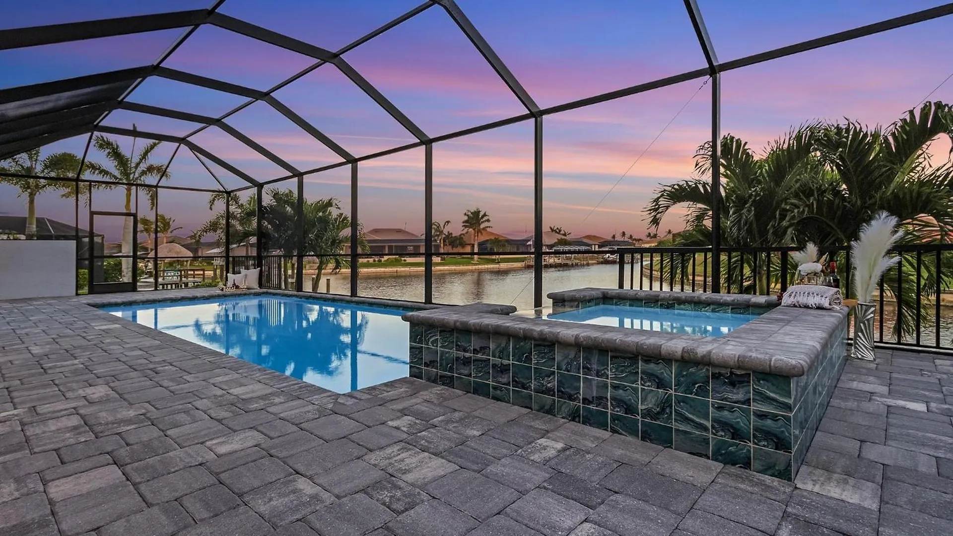 Gulf Access, Pool With Spa, Grill & Lanai - Ladyfish Landing - Roelens Vacations Holiday home *