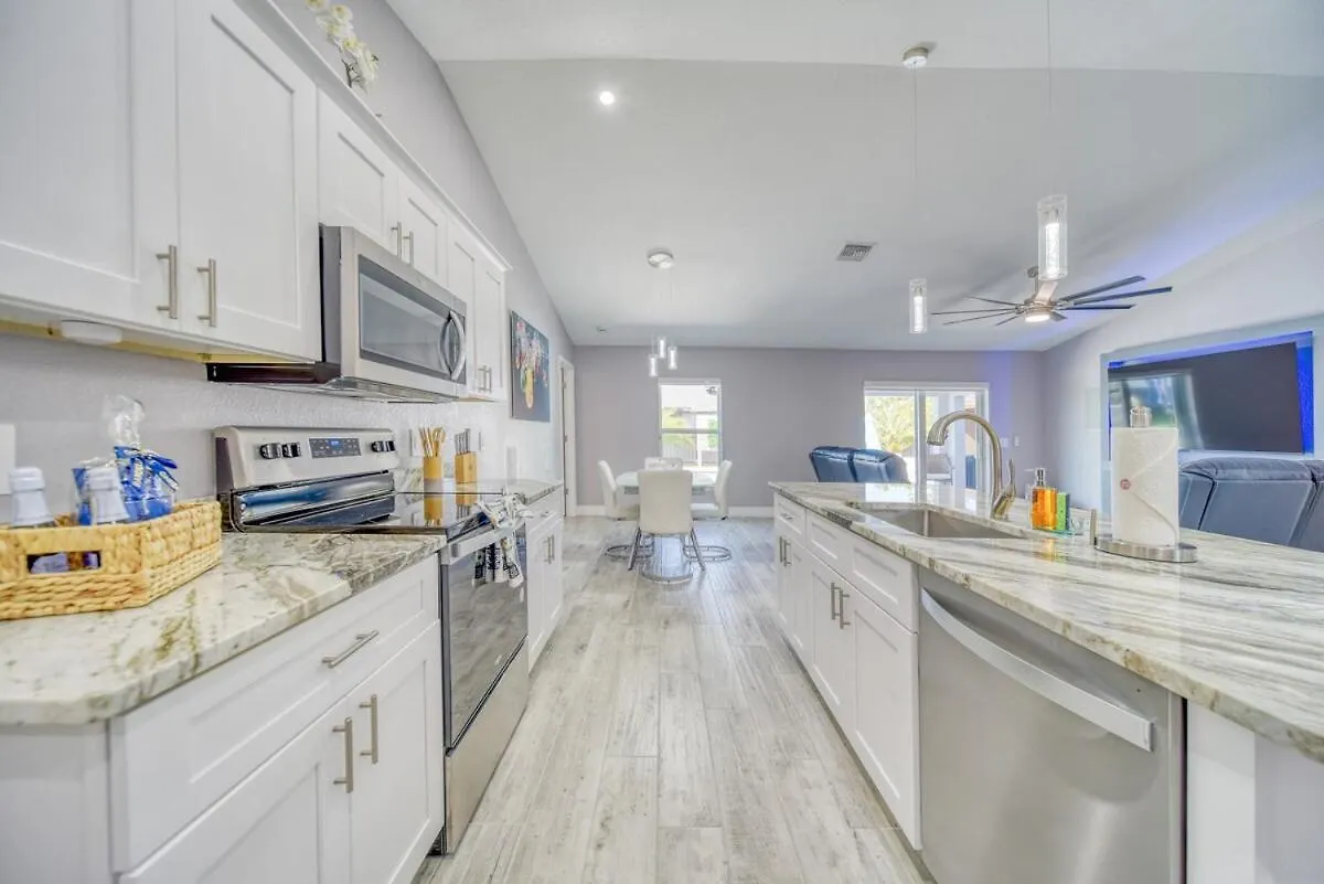 Campos Family - Heated Pool Holiday home Cape Coral