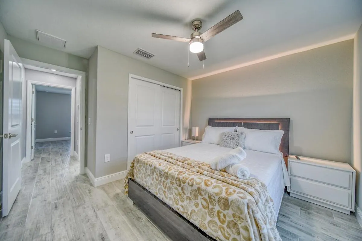 Campos Family - Heated Pool Holiday home Cape Coral