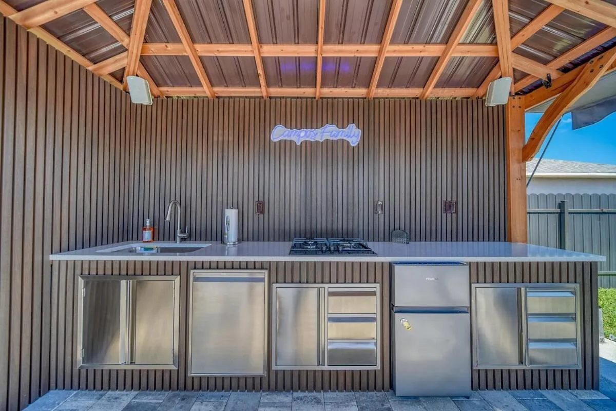 Campos Family - Heated Pool Holiday home