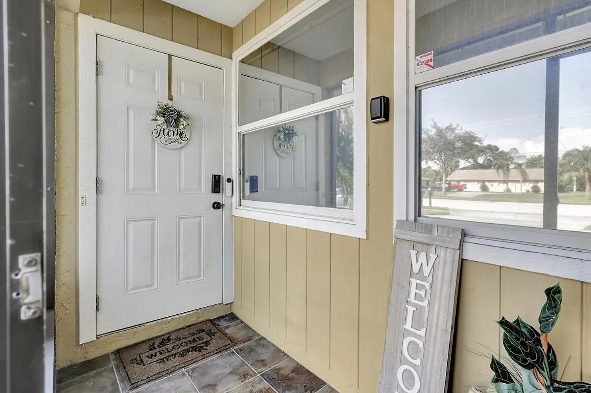 Rustic Urban Escape Serene Near The * Cape Coral