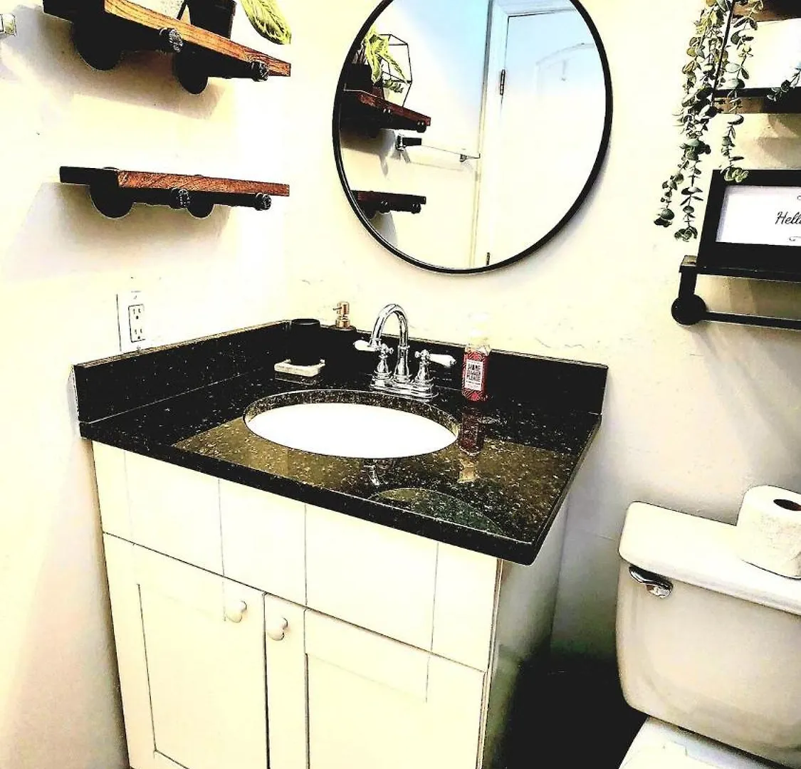 Rustic Urban Escape Serene Near The Cape Coral
