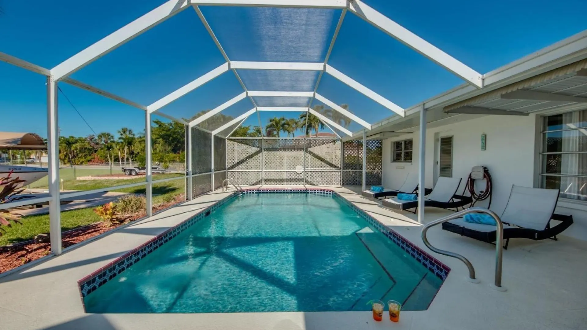 In Caloosahatchee Mit Privatem Pool * Cape Coral