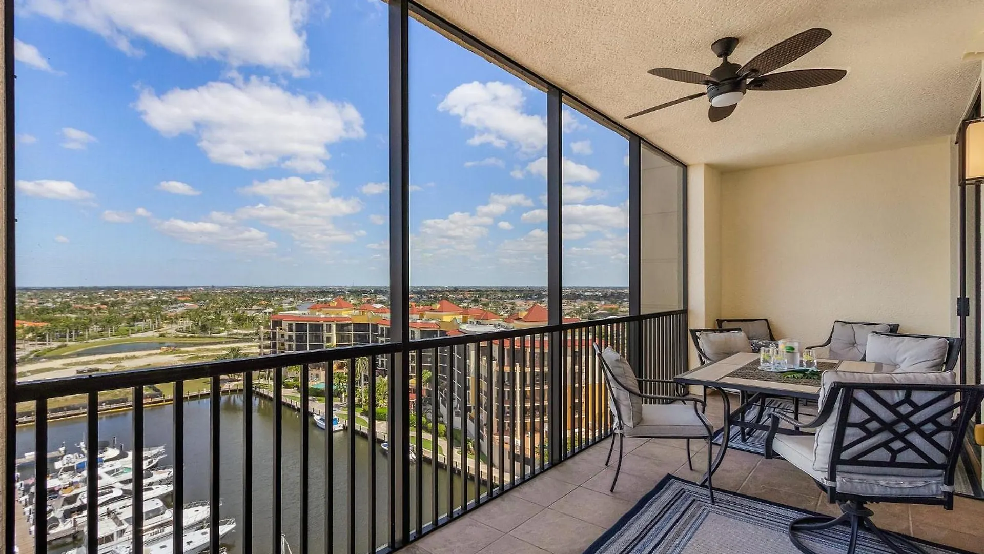 Holiday home Luxurious High-rise Haven With Balcony - Cape Escape - Roelens Vacations *