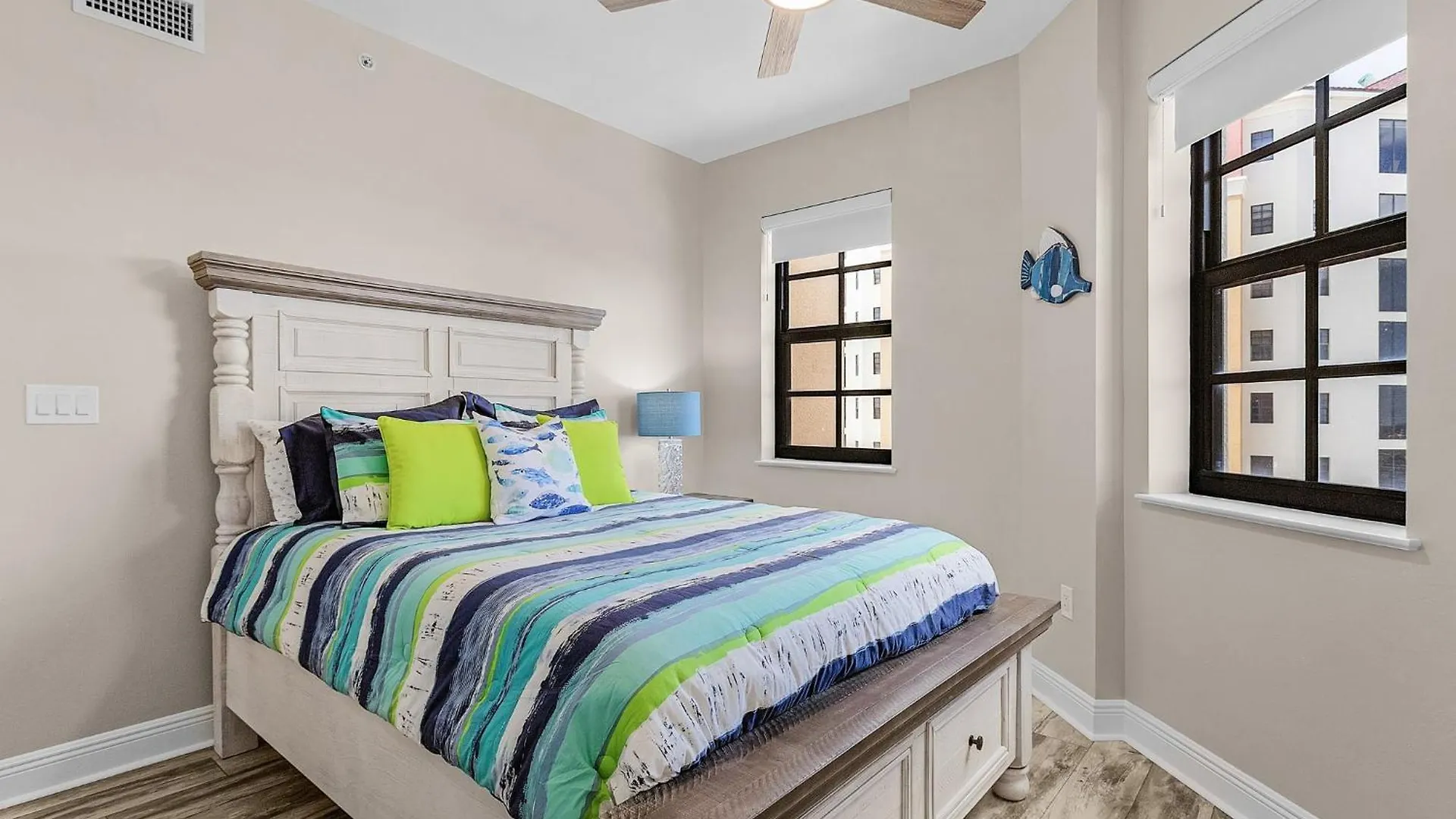 Luxurious High-rise Haven With Balcony - Cape Escape - Roelens Vacations *