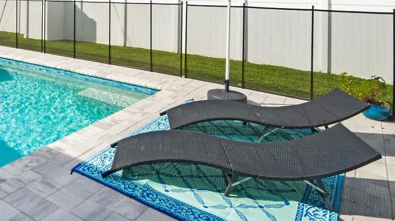 5 Star, Twin Home, Heated Pool Located D-town Cape Holiday home