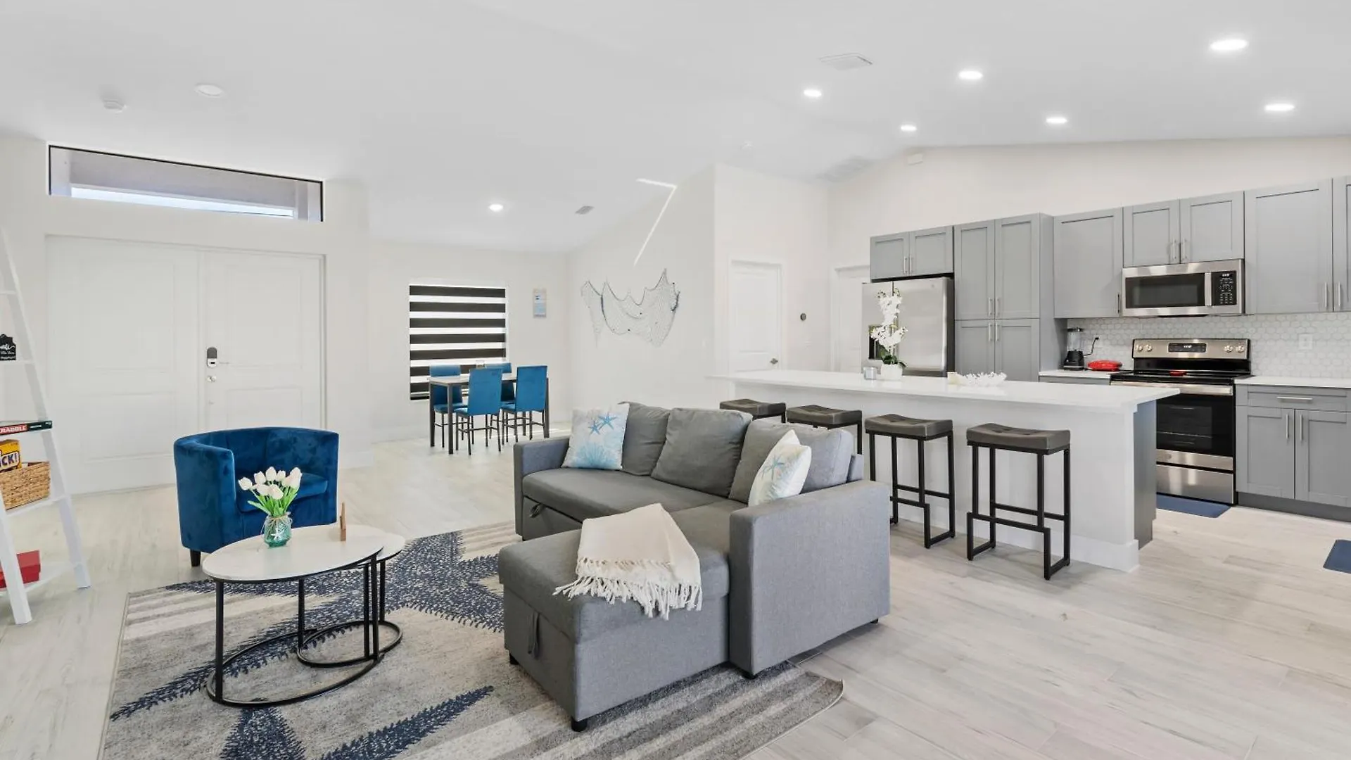 Viera Modern Brand New And Pool Cape Coral