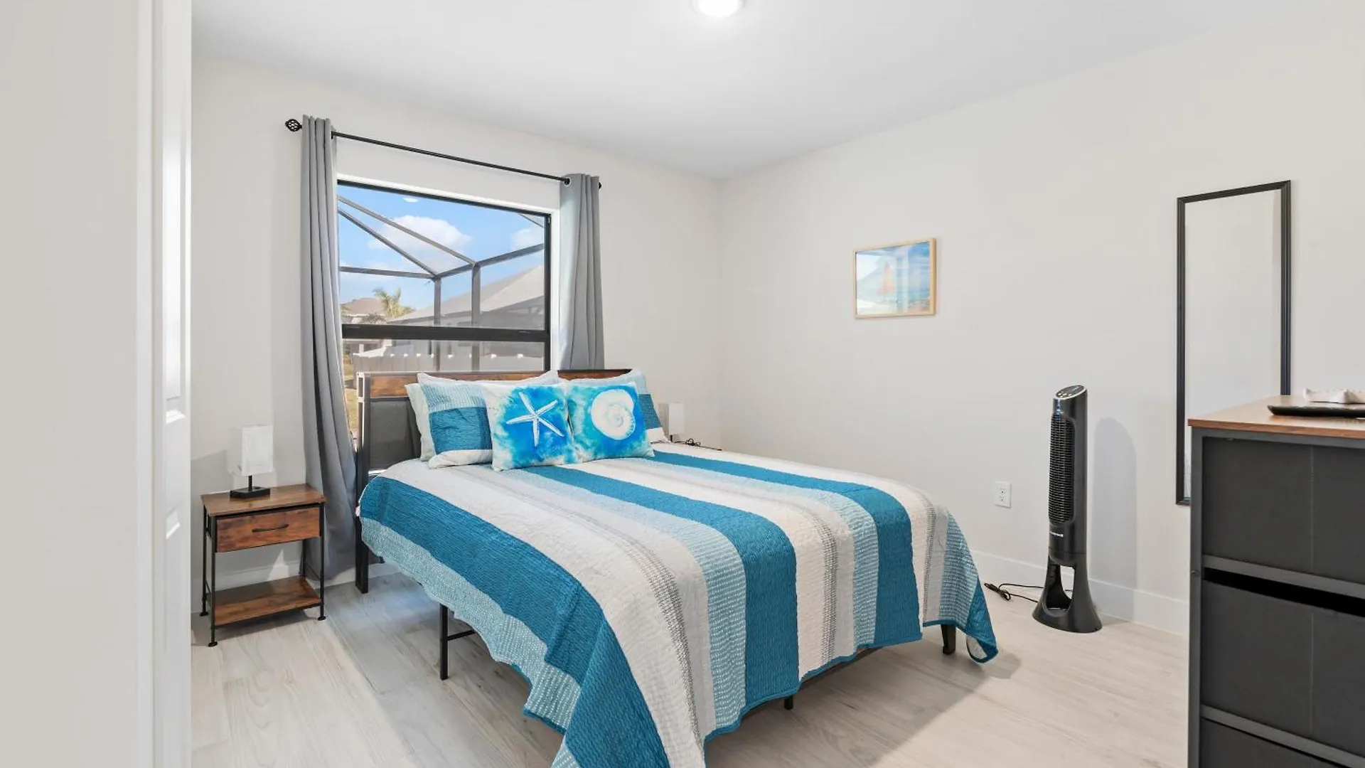 Viera Modern Brand New And Pool Holiday home *