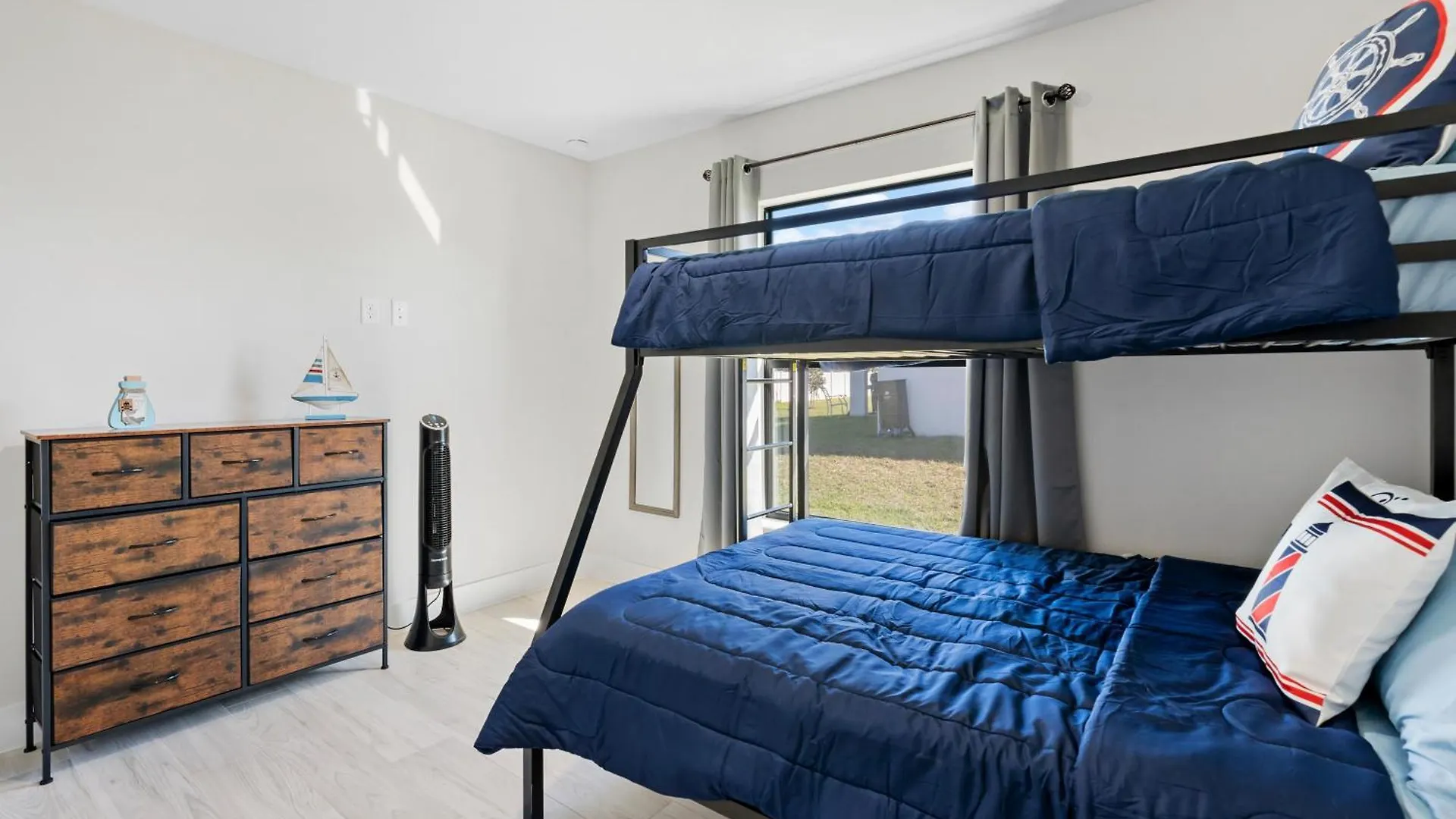 Viera Modern Brand New And Pool Cape Coral