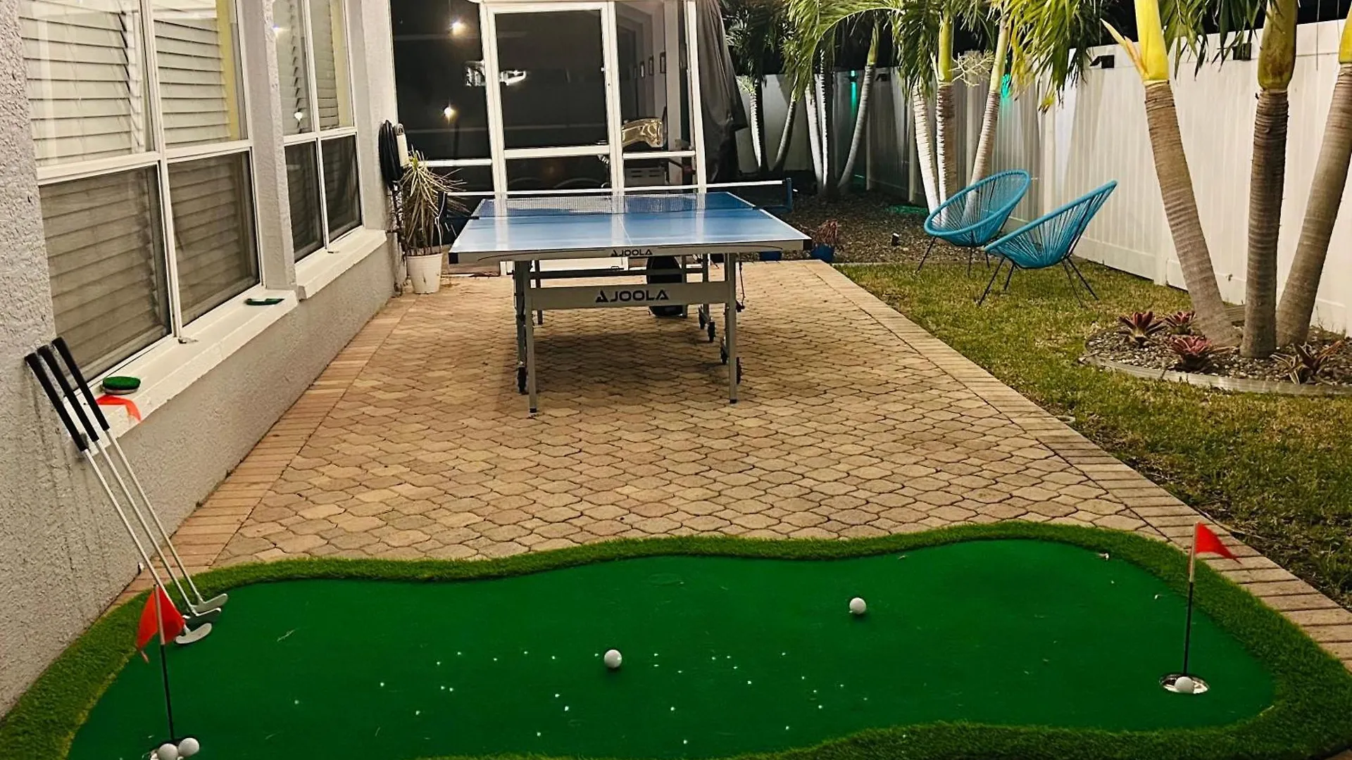 Holiday home Game With Poolside Bar And A Heated Pool With Ping Pong And Putting *