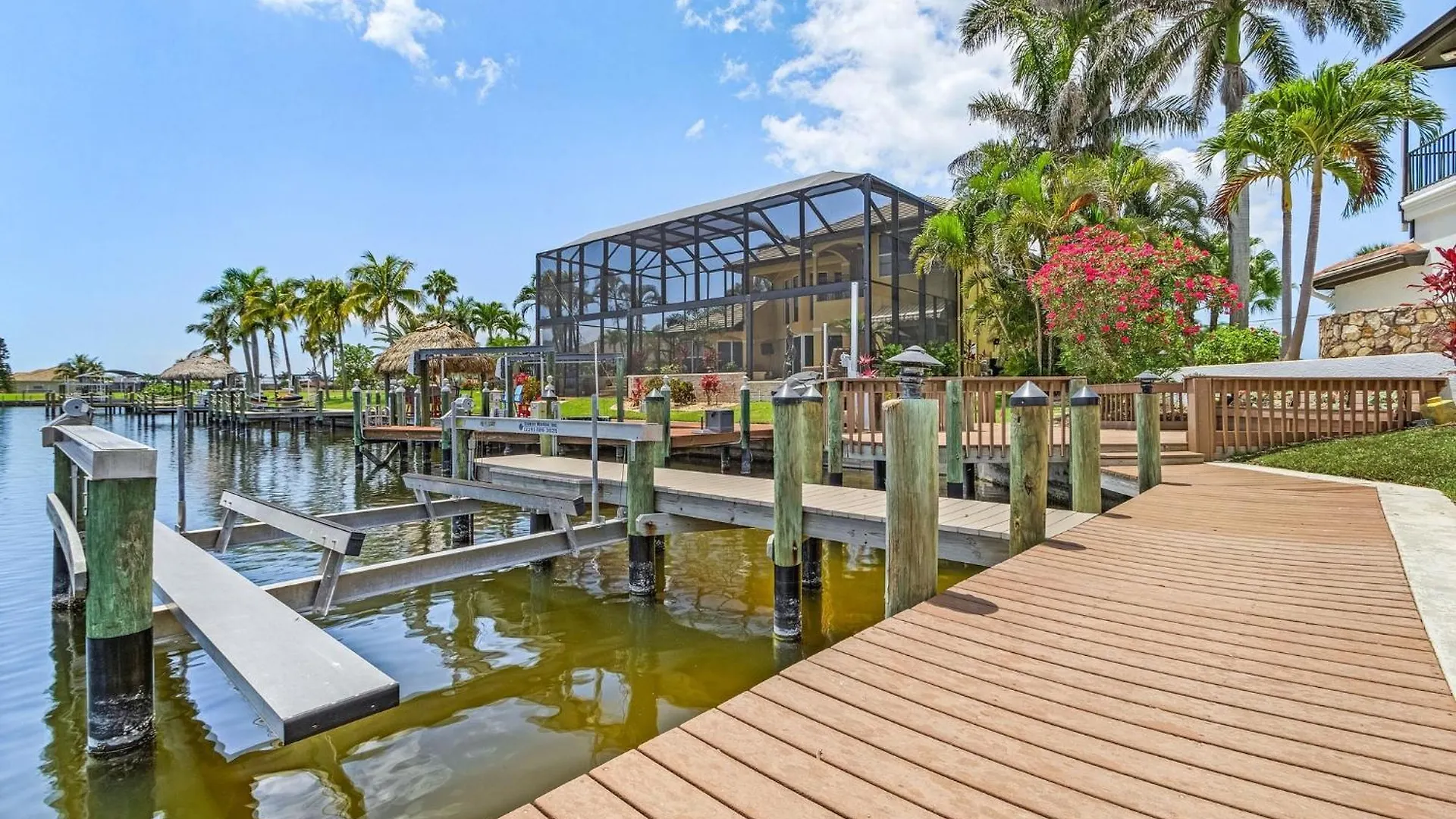 Heated Pool & With Waterfall, Gulf Access, Dock & Outdoor Kitchen - Camelia - Roelens Holiday home *