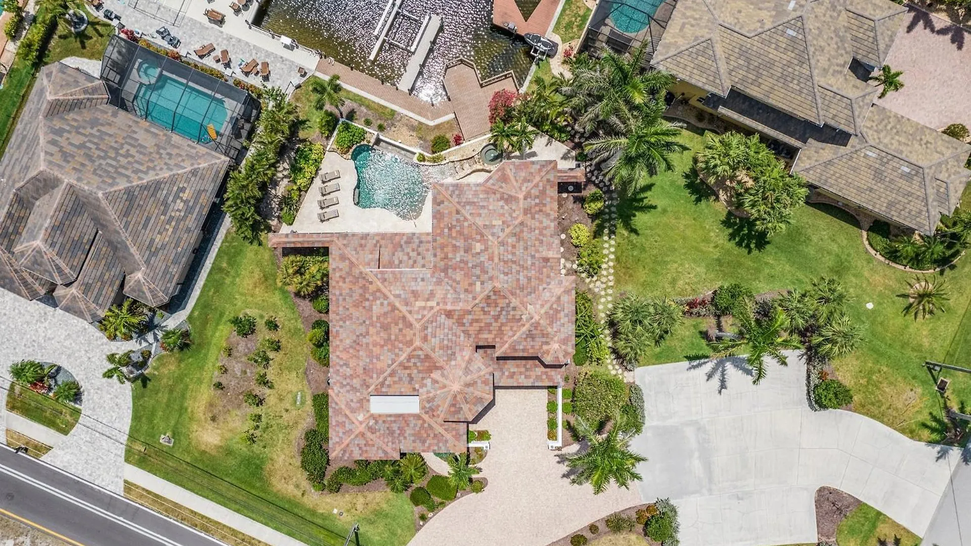 Heated Pool & With Waterfall, Gulf Access, Dock & Outdoor Kitchen - Camelia - Roelens *