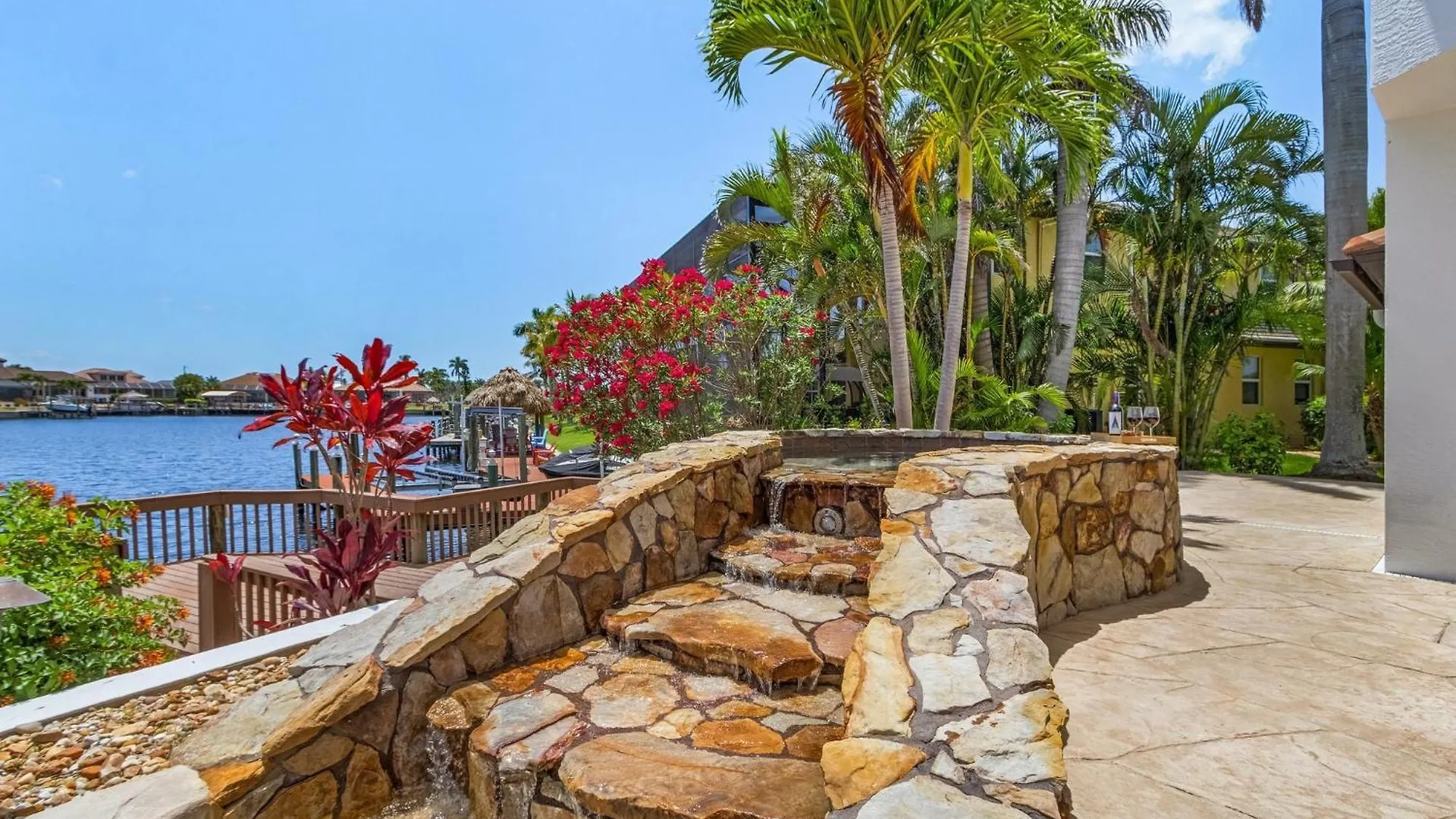 Heated Pool & With Waterfall, Gulf Access, Dock & Outdoor Kitchen - Camelia - Roelens *