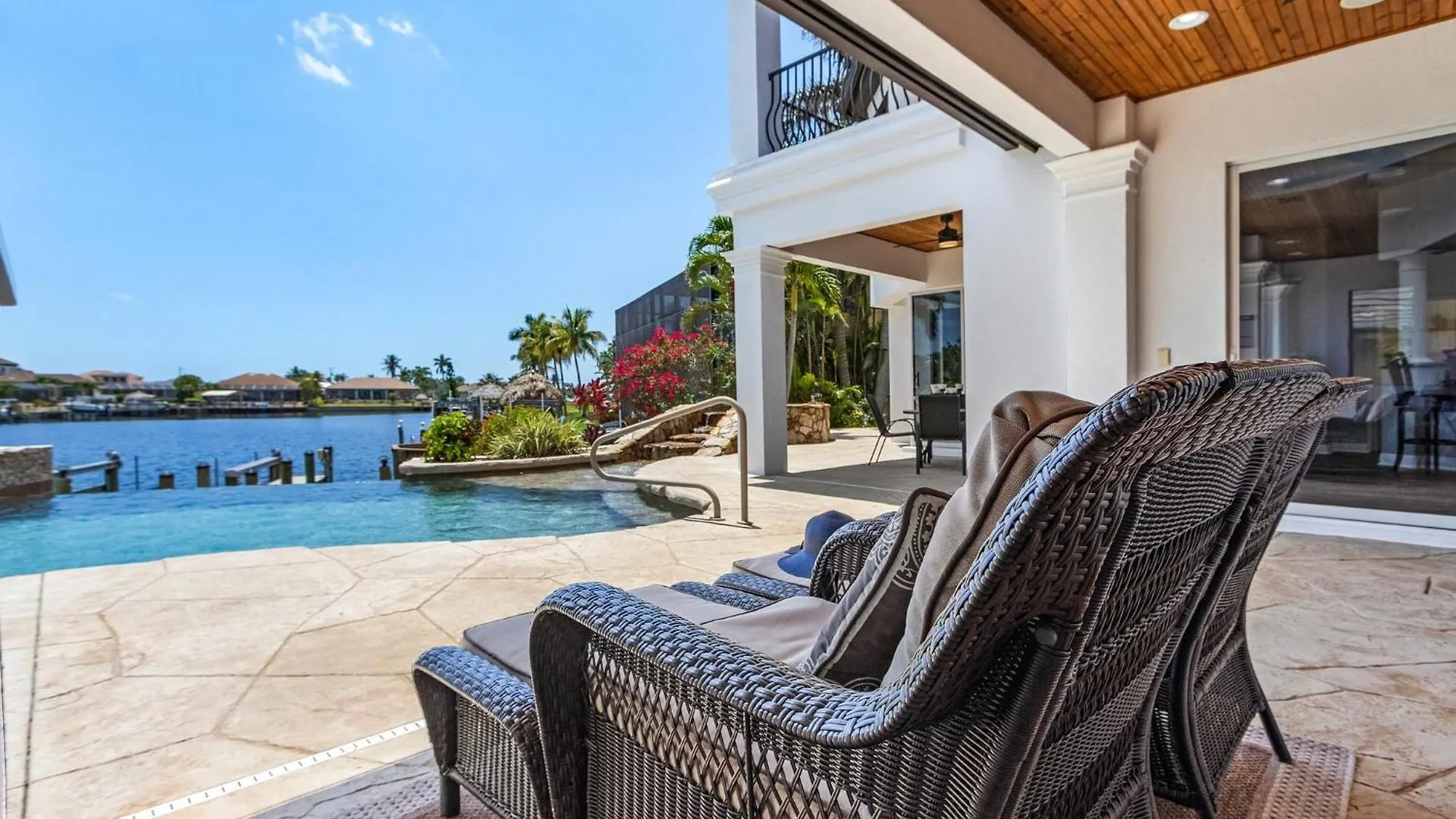 Heated Pool & With Waterfall, Gulf Access, Dock & Outdoor Kitchen - Camelia - Roelens