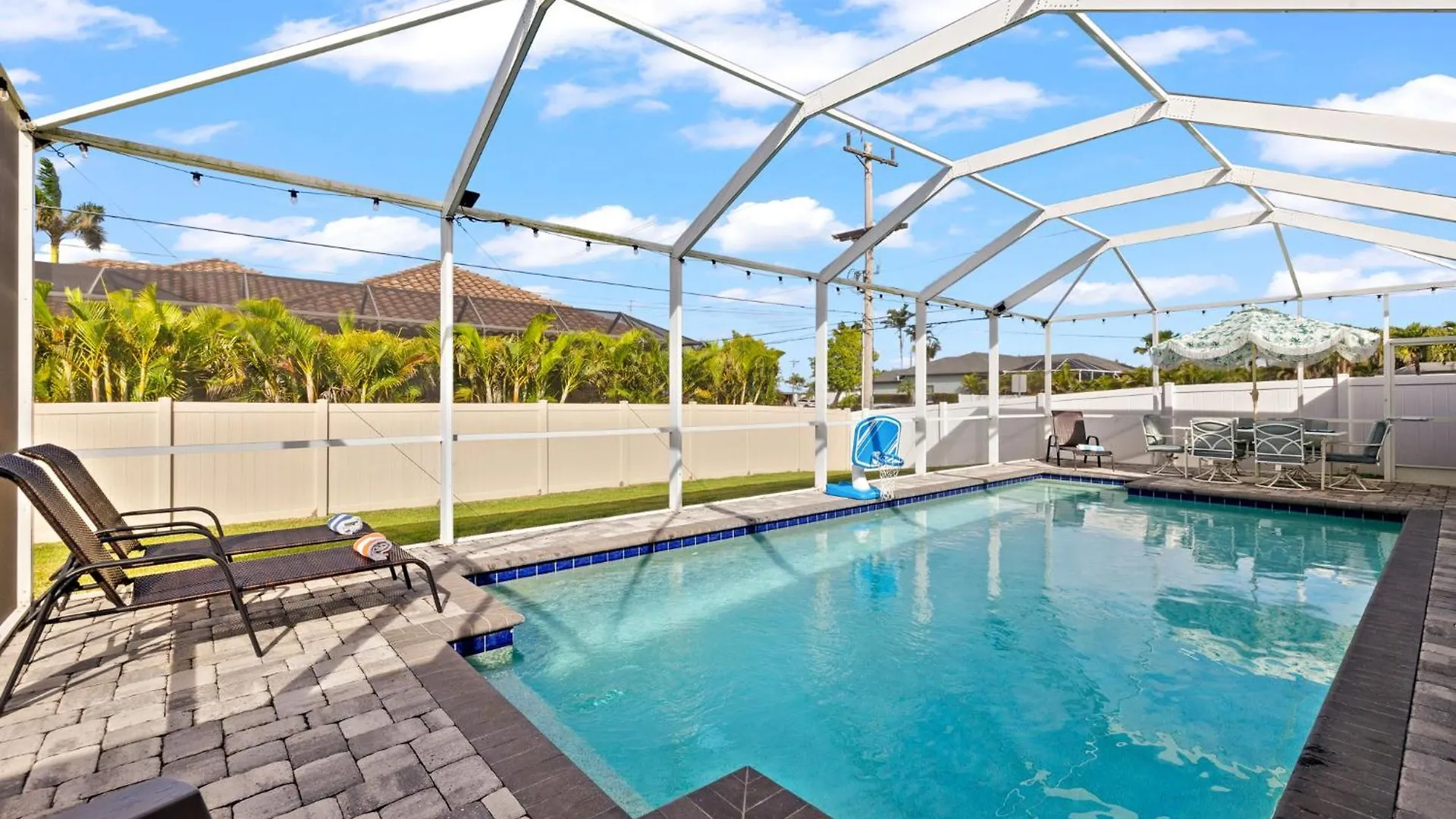 New Listing! Stunning 4 Bedroom With Electric-heated Pool And Fenced Yard - Karina Villa