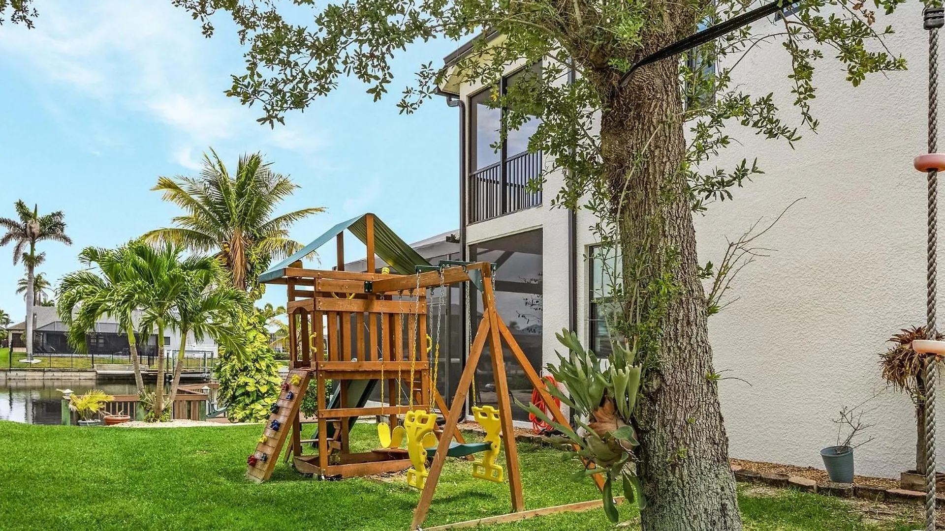 Adventurous Paradise With Pool & Dock - Casablanca - Roelens