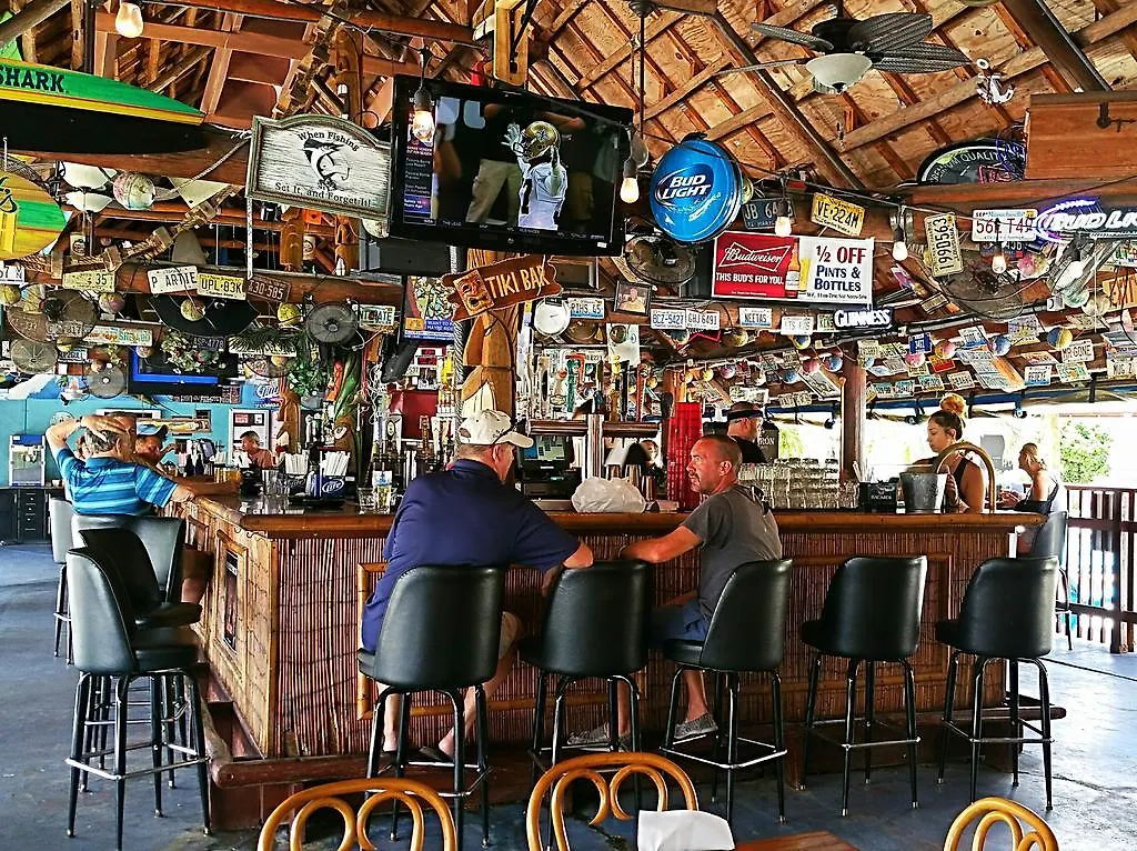 Dolphin Key - 3* Cape Coral