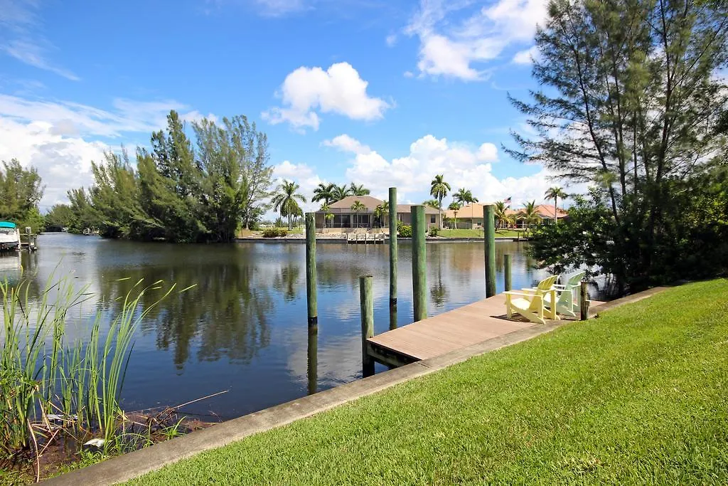Villa Buttonwood Bay Sw Cape - Waterfront Private Locally Managed Cape Coral