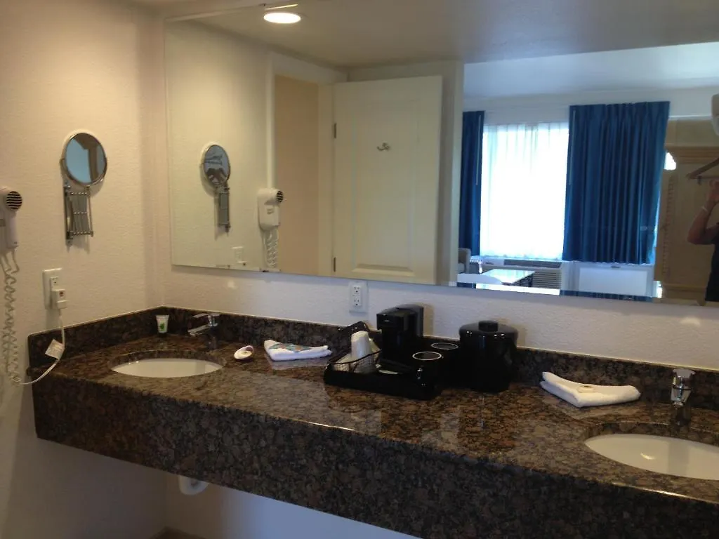 Dolphin Key - 3* Cape Coral