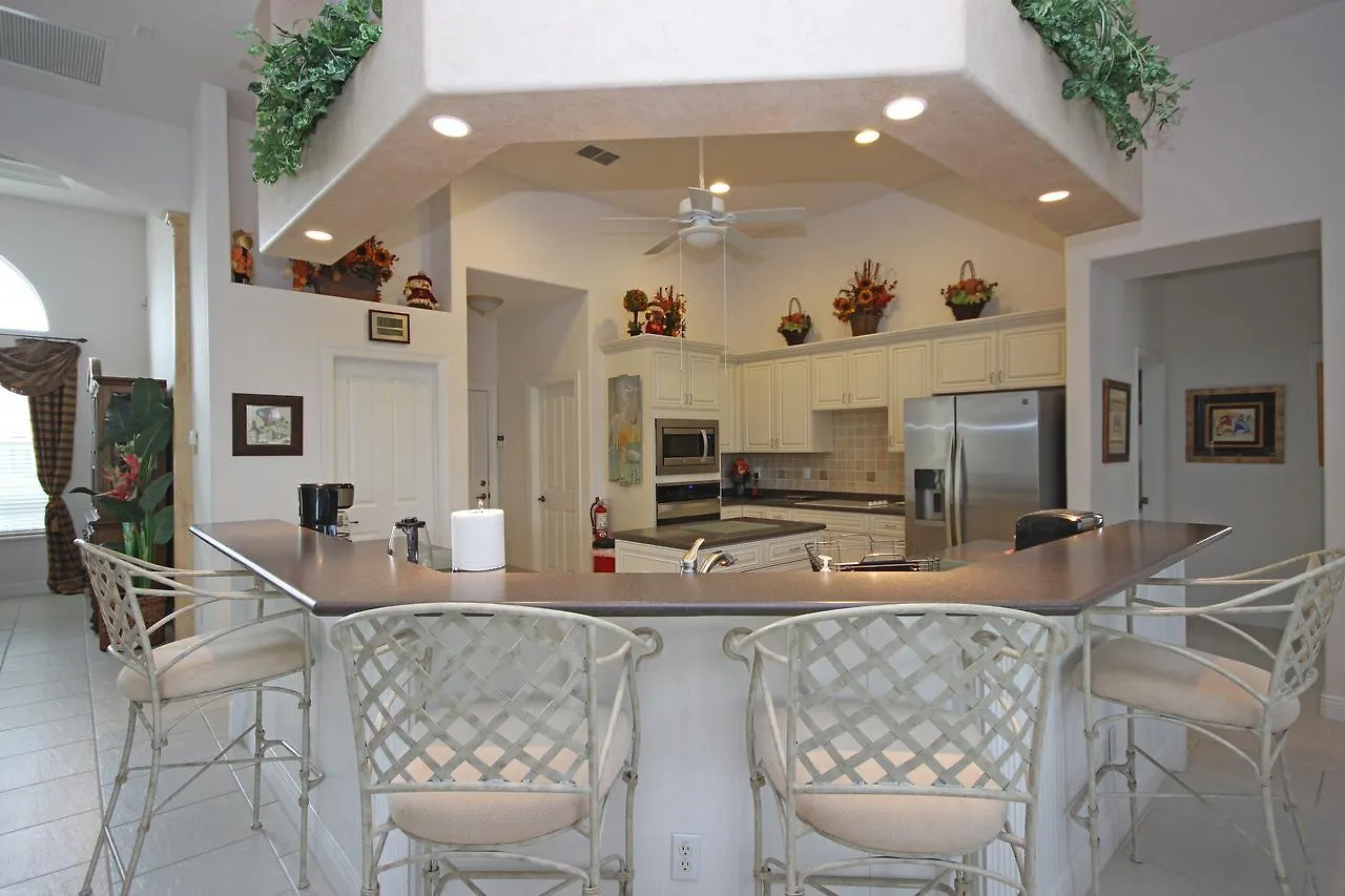 Villa Mangrove Bay Sw Cape - Waterfront Private Locally Owned & Managed, Fair & Honest Pricing Cape Coral