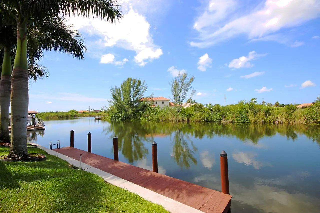 Villa Mangrove Bay Sw Cape - Waterfront Private Locally Owned & Managed, Fair & Honest Pricing *