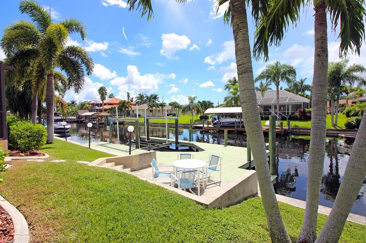 Key Largo Sw Cape - Waterfront Private Locally Owned & Managed, Fair & Honest Pricing Villa Cape Coral