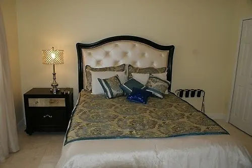 Aruana * Cape Coral
