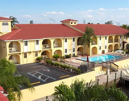 Oyo Waterfront Hotel- Myers, Fl 2*