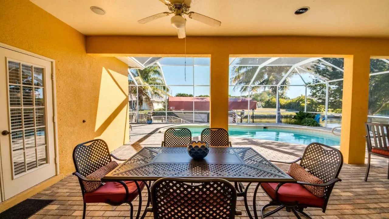 Courtney, Holiday home