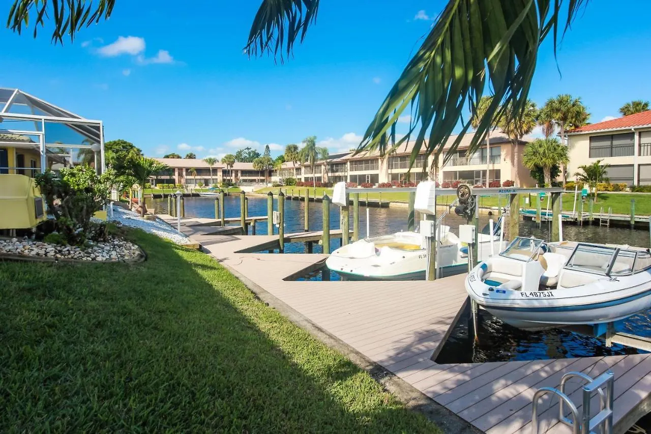 Seatuit With Boat Slip Aparthotel Cape Coral