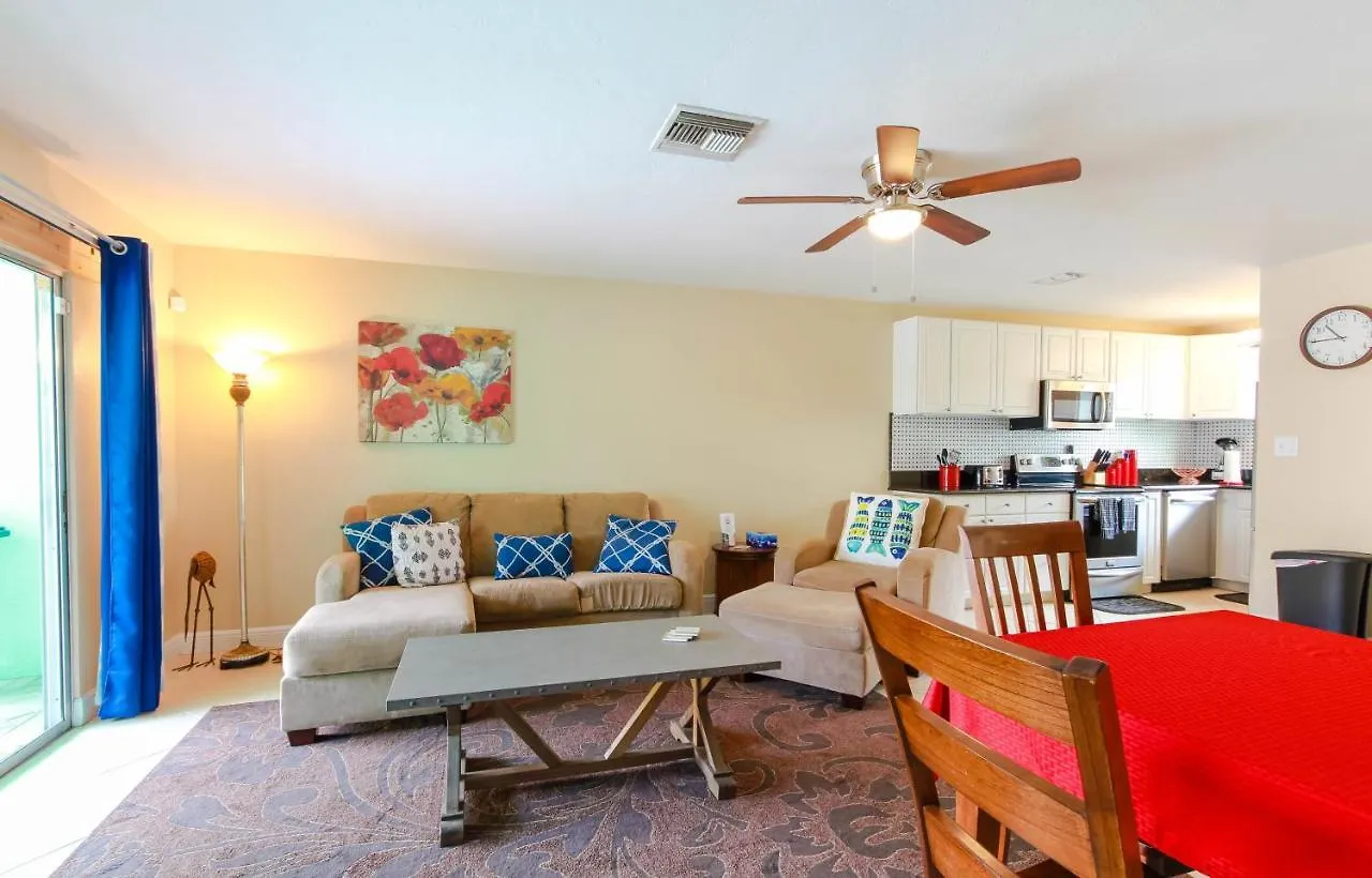Seatuit With Boat Slip Aparthotel Cape Coral