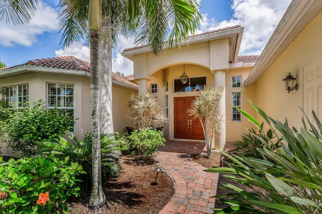 4 Bed 4 Bath In Holiday home Cape Coral