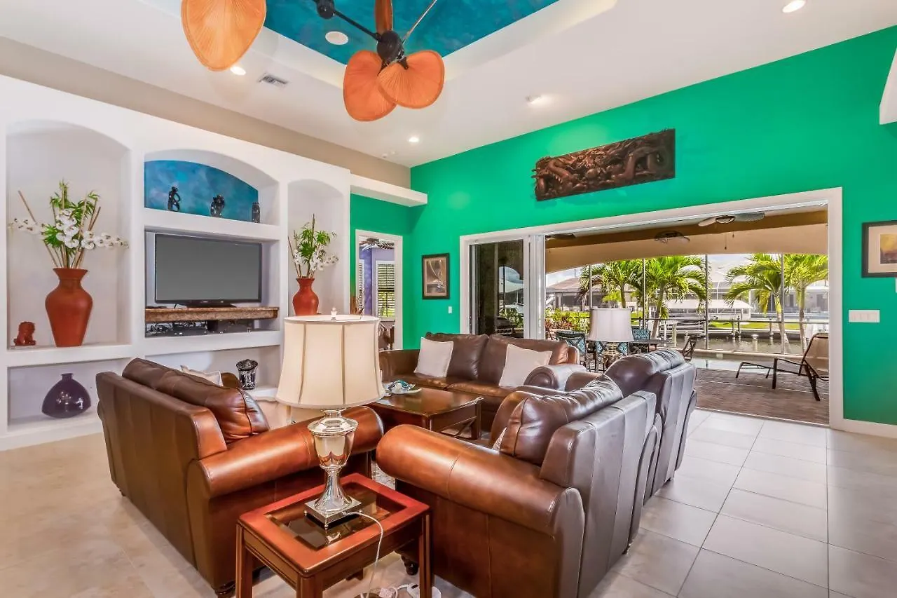 4 Bed 4 Bath In