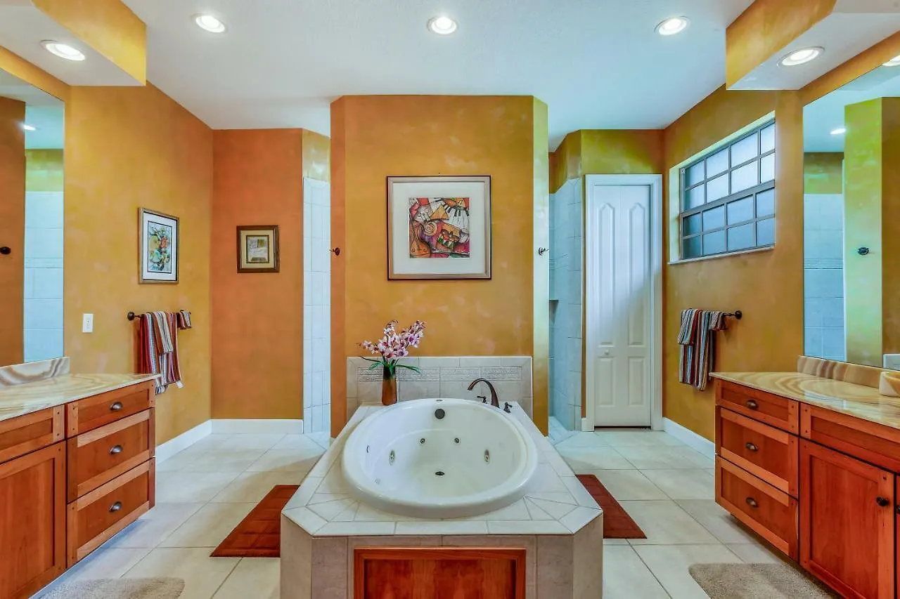 4 Bed 4 Bath In