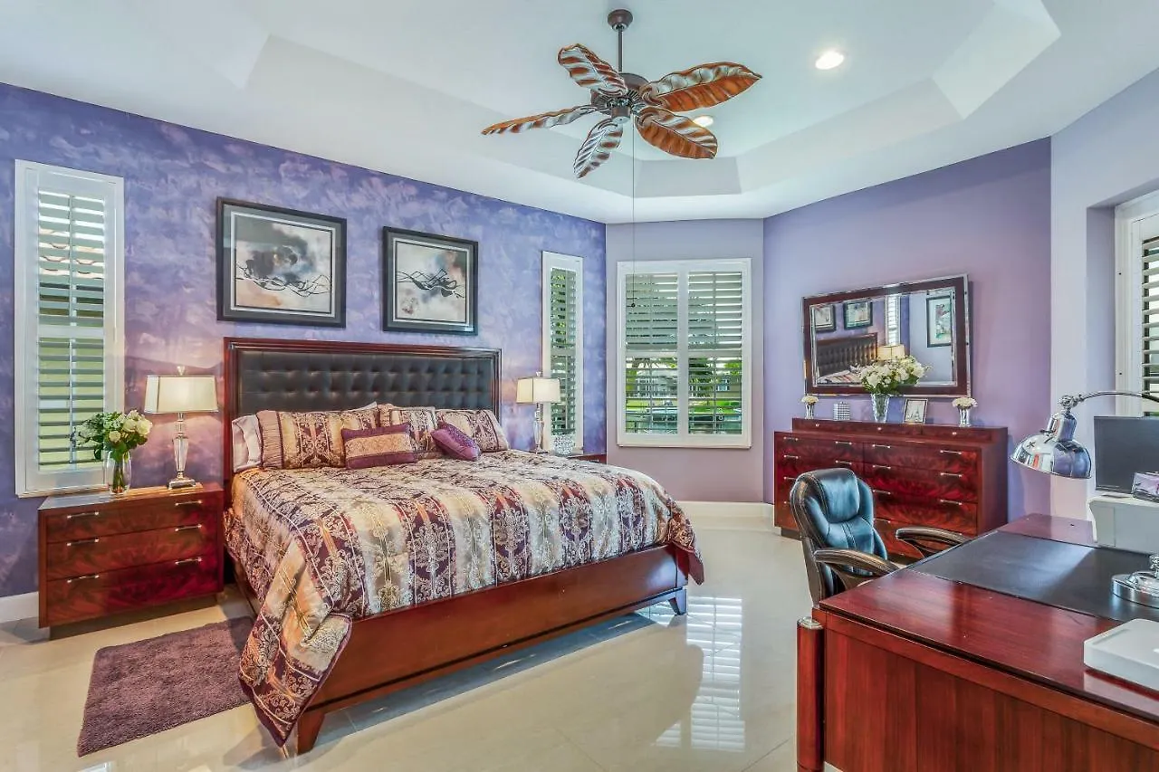 Holiday home 4 Bed 4 Bath In
