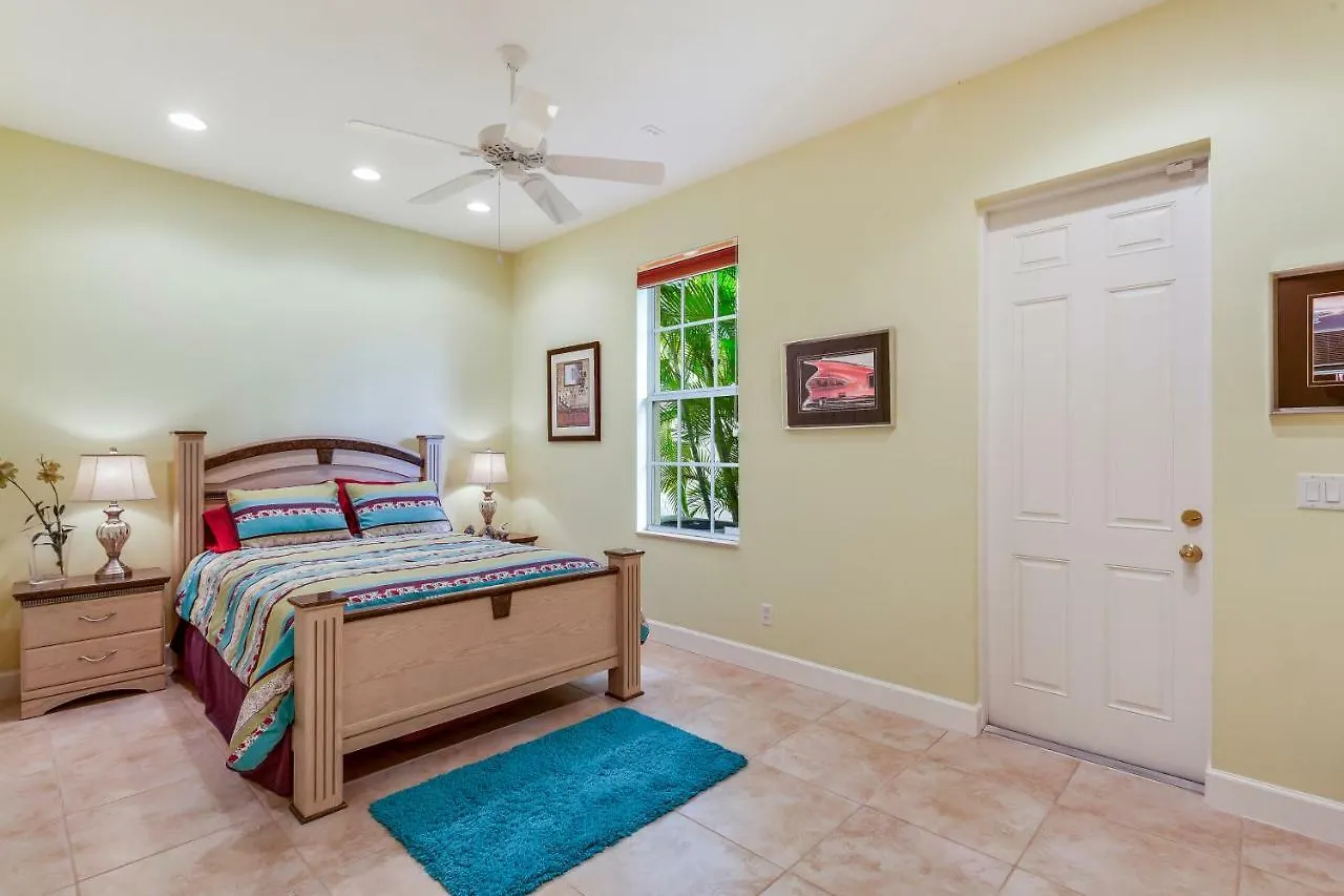 4 Bed 4 Bath In